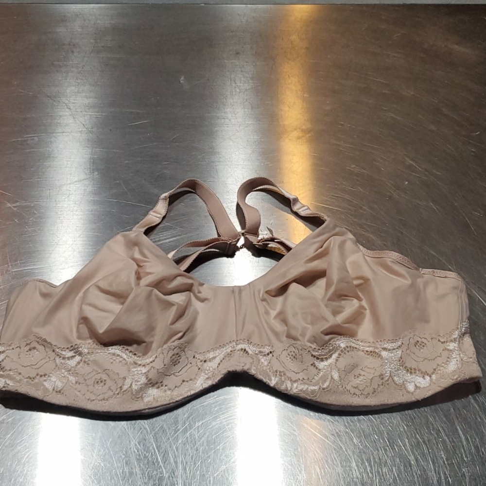 Wacoal nude bra with optional racerback hook